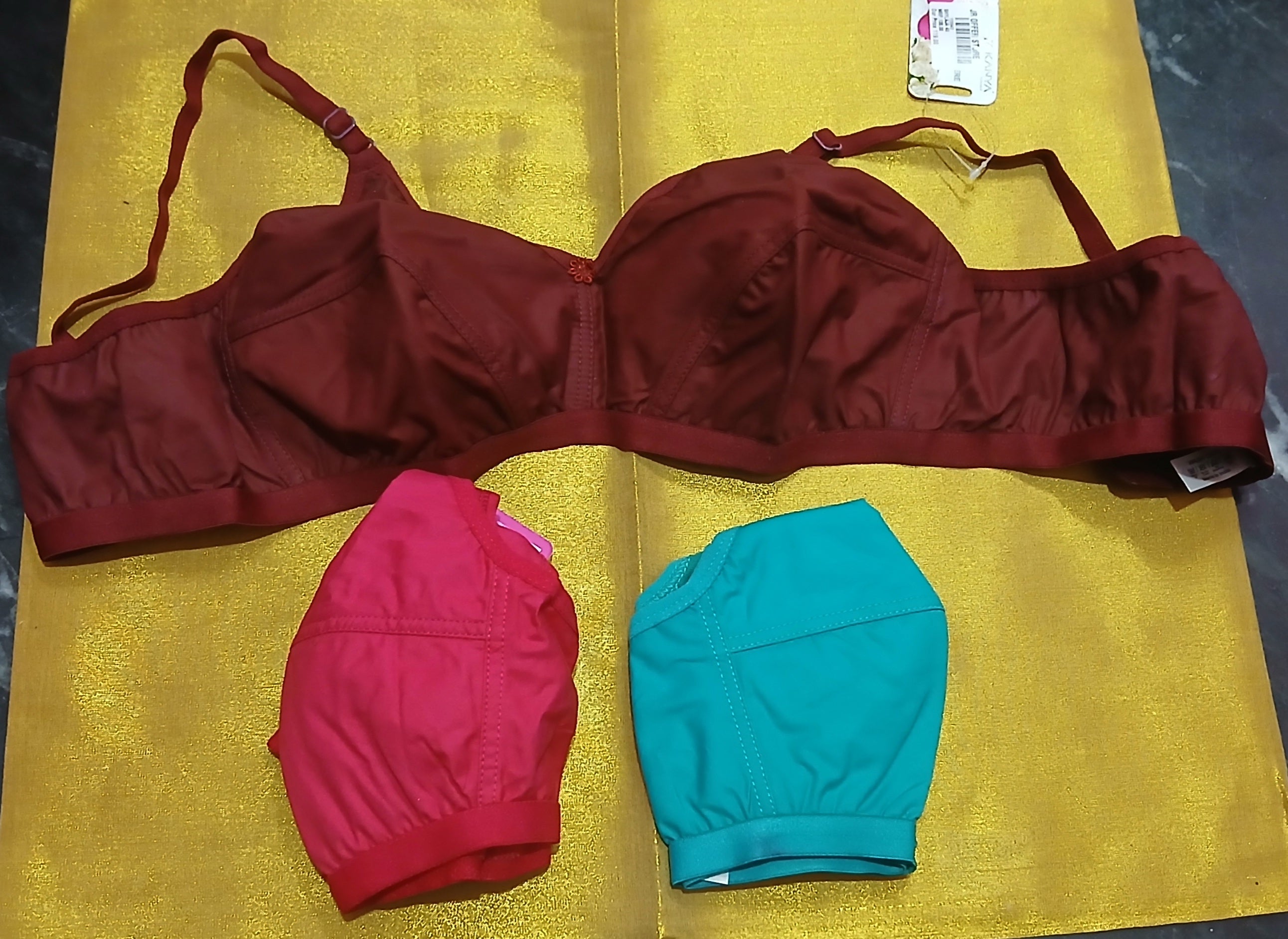 BRASSIERES 40 ( Cross stitch cotton )